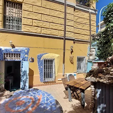 Casa Gaudi *