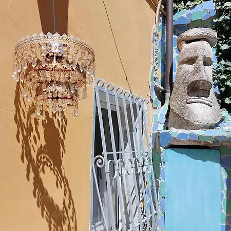 Casa Gaudi *