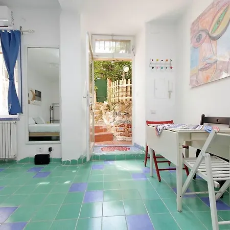 Casa Gaudi 公寓 *
